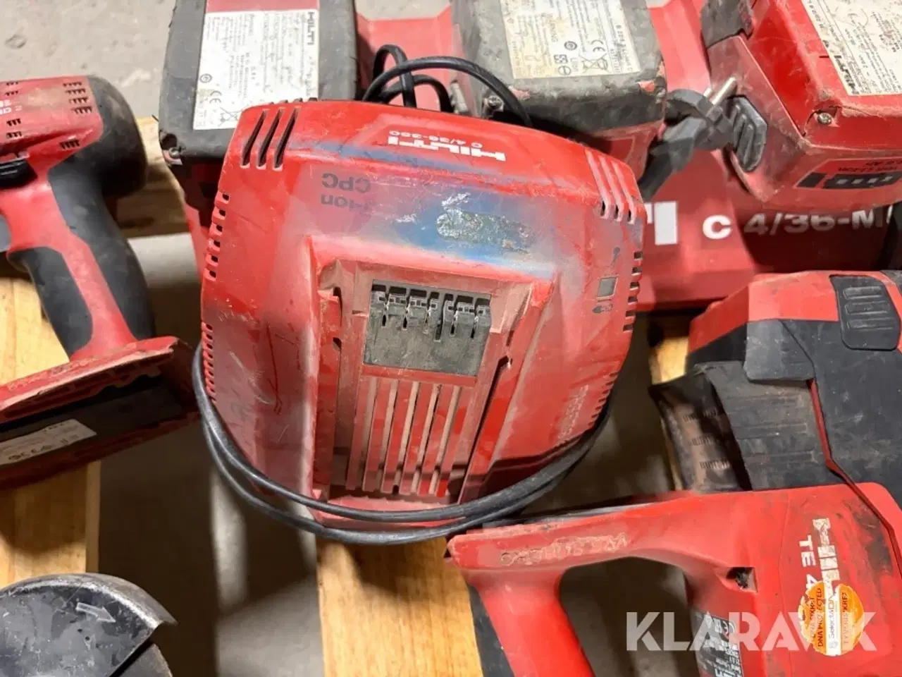 Billede 10 - Værktøj Hilti 7 maskiner med 4 batterier og 1 oplader