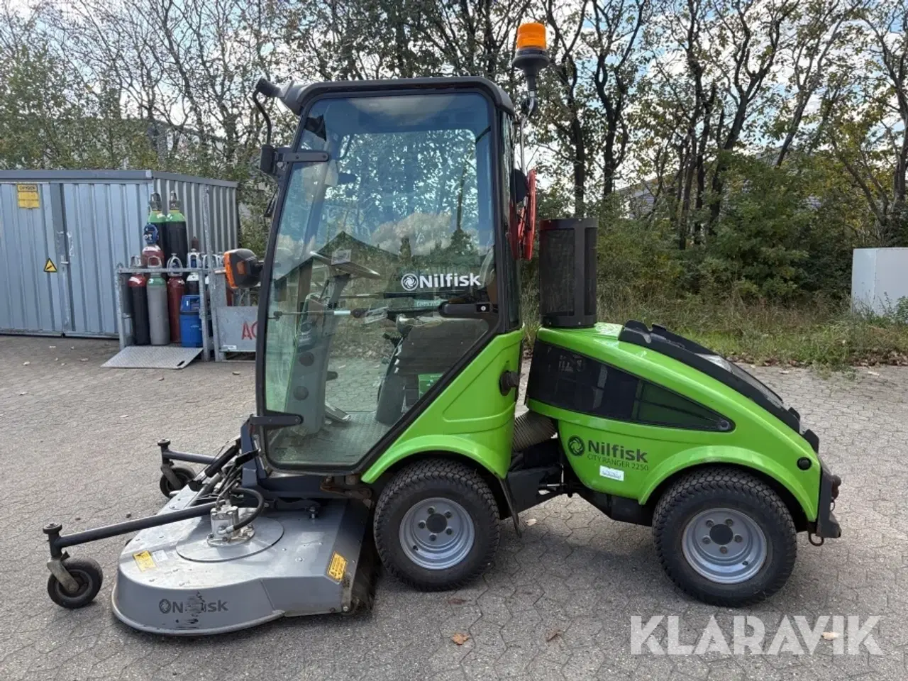 Billede 8 - Redskabsbærer Nilfisk City ranger 2250