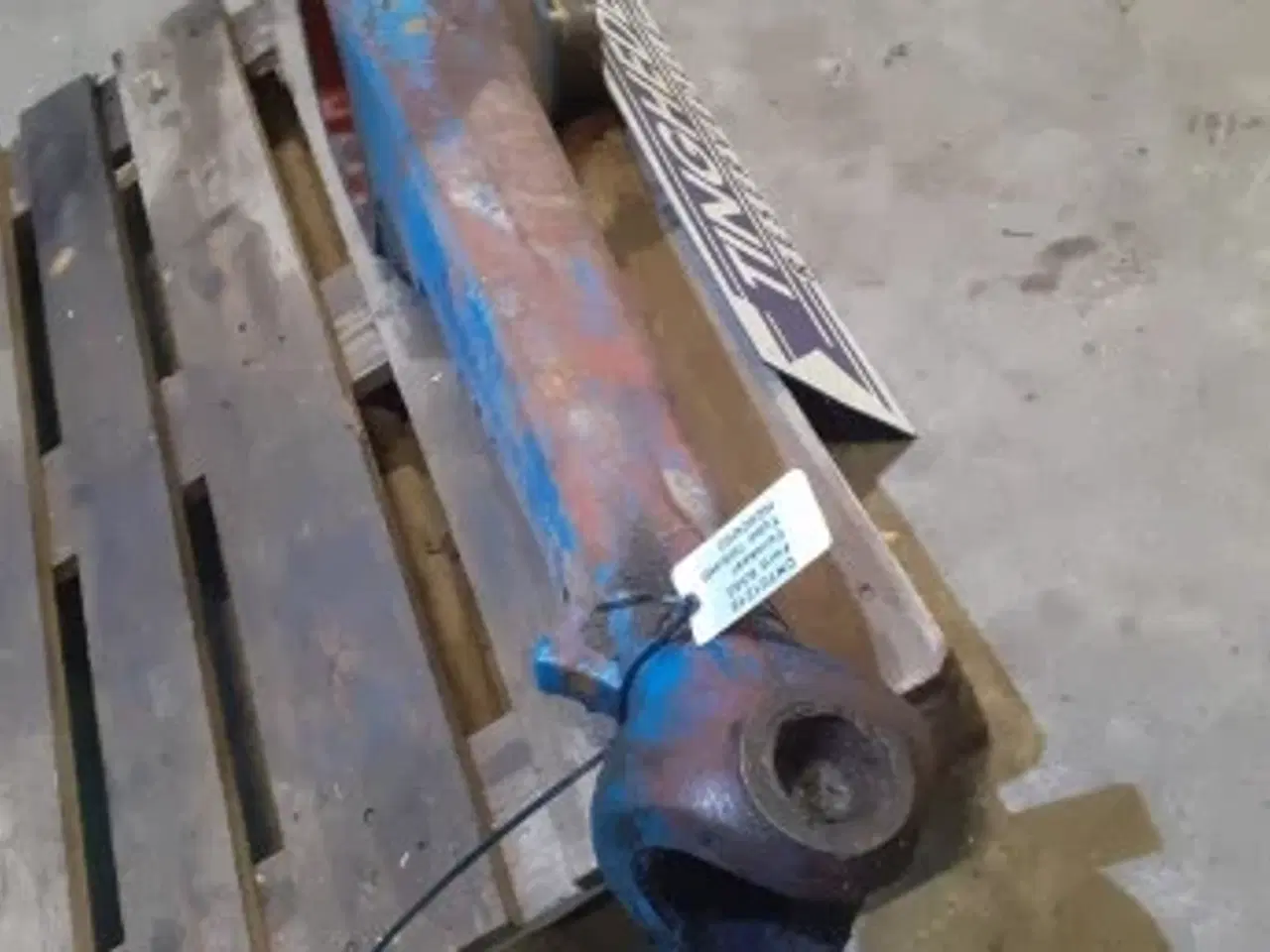 Billede 2 - Ford 8340 Foraksel hus