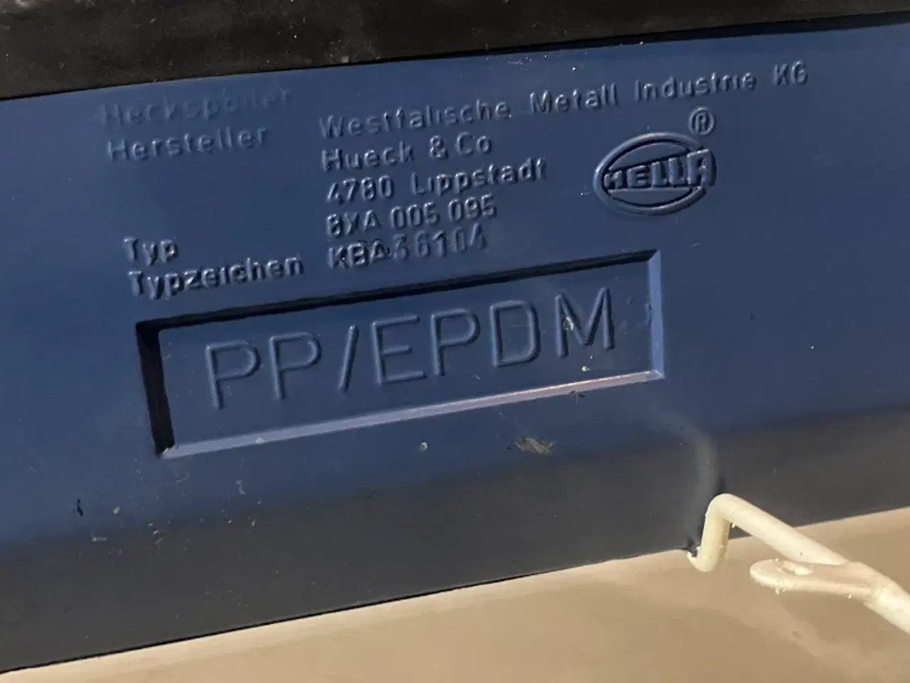 Billede 4 - Hækspoiler - Kadett E