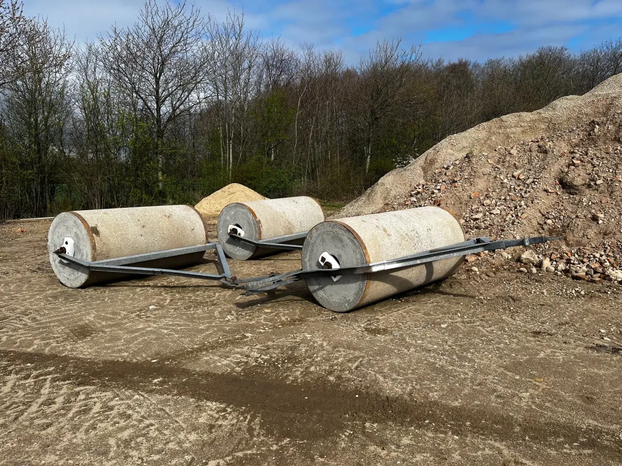Billede 1 - Agerskov cement tromle