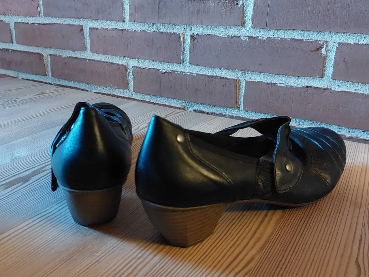 Billede 3 - Flotte Riekersko med hæl.