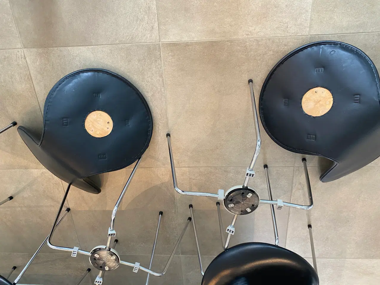 Billede 5 - AJ Syver Stole 6 stk med stort læder