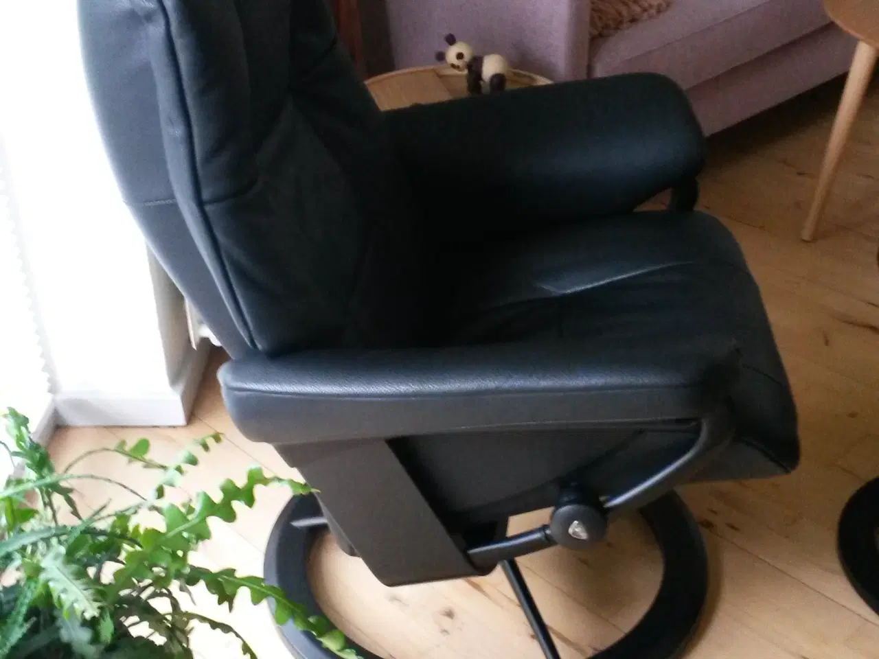 Billede 3 - stressless mayfair med skammel i str medium