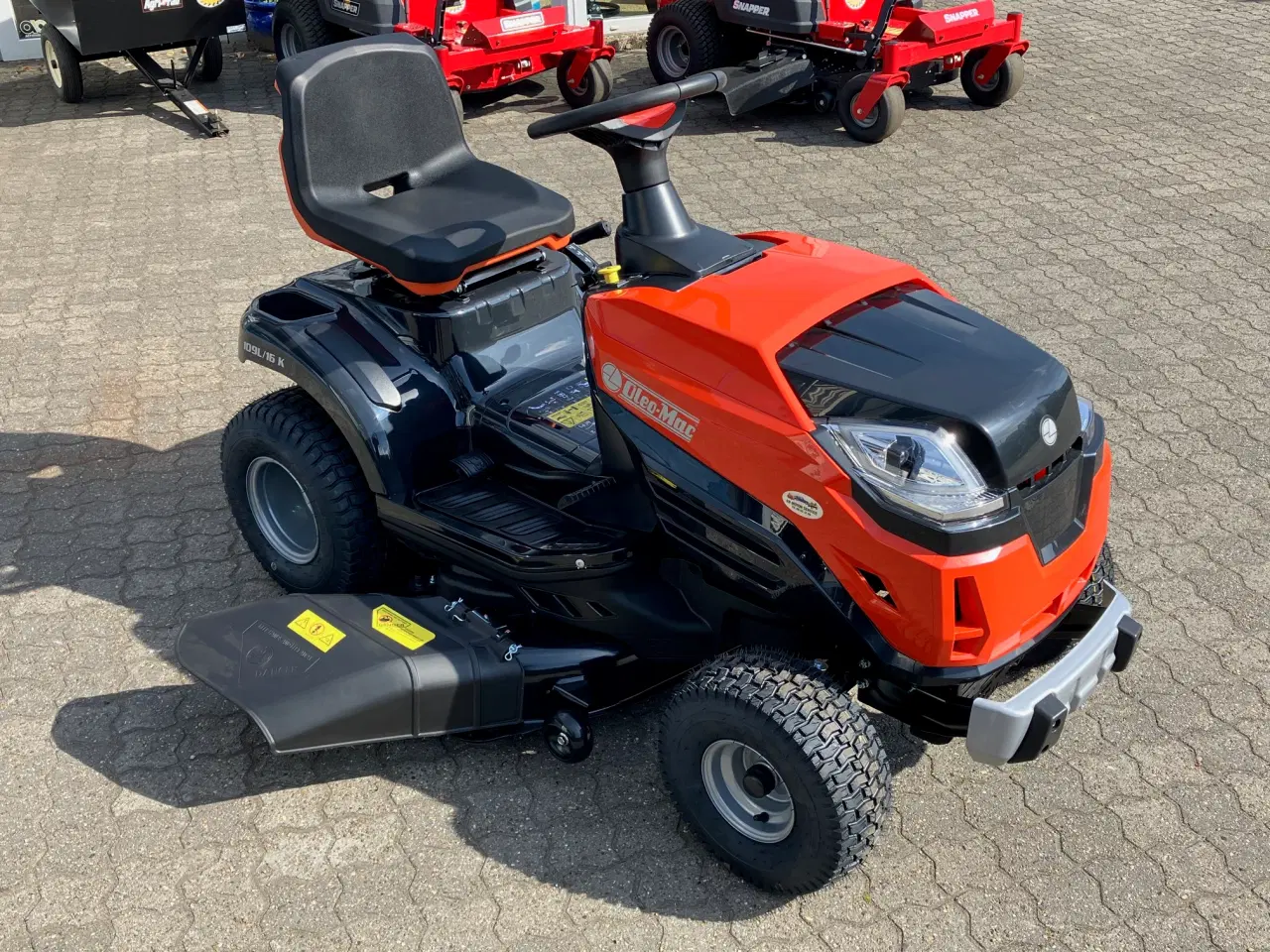 Billede 3 - Oleo Mac plænetraktor, 42", hydro