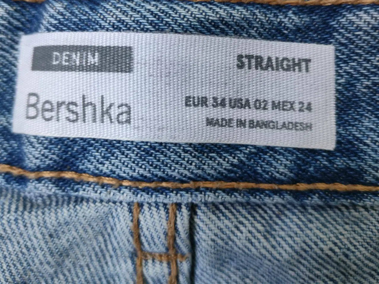 Billede 2 - Bershka straight jeans str 34 