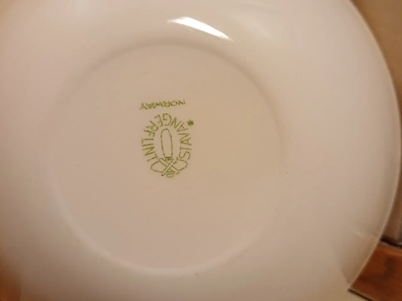 Billede 7 - Skåle / dybe tallerkener med frugt / nøddemotiver