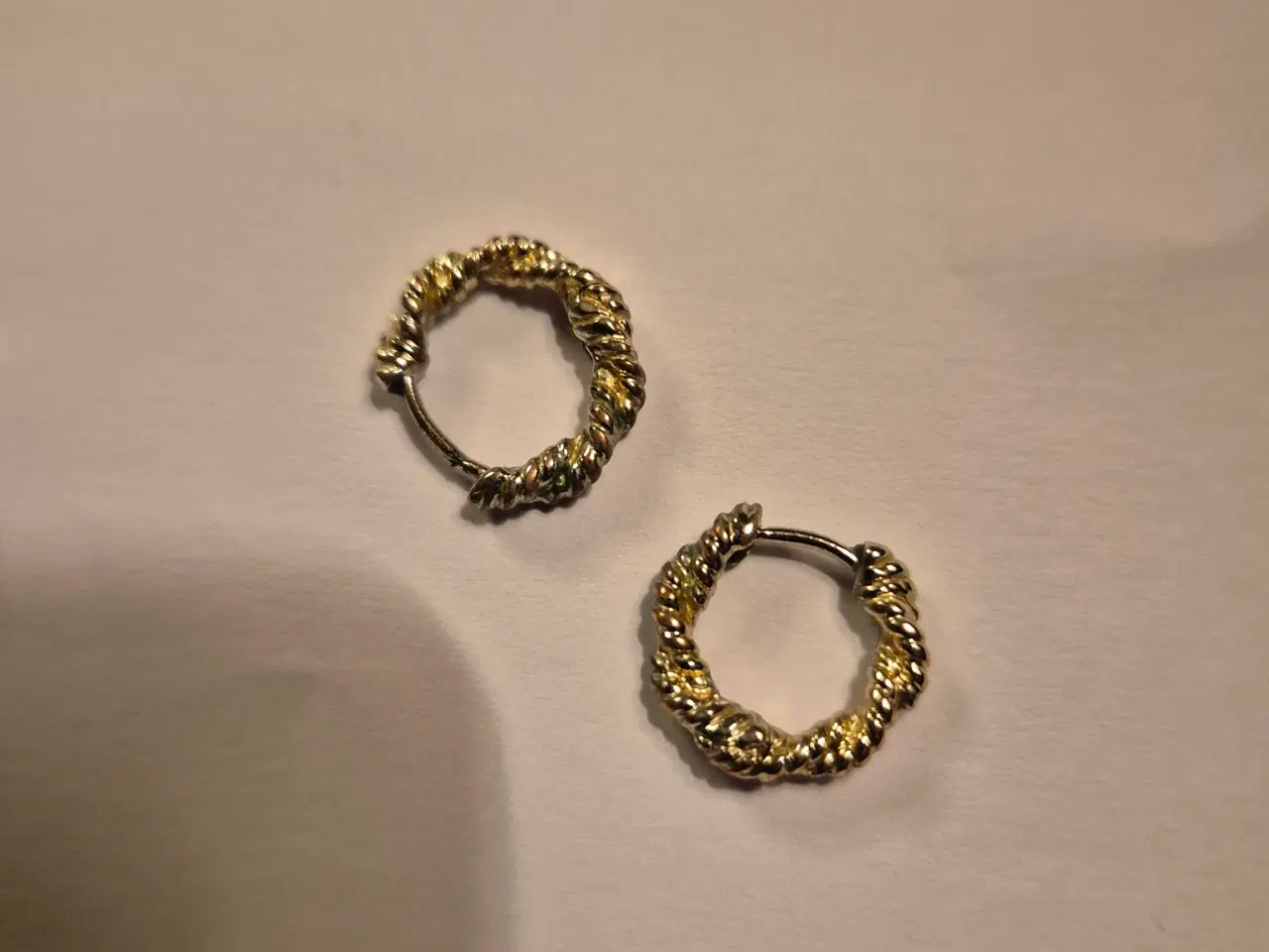 Billede 2 - Øreringe i fin stand guld