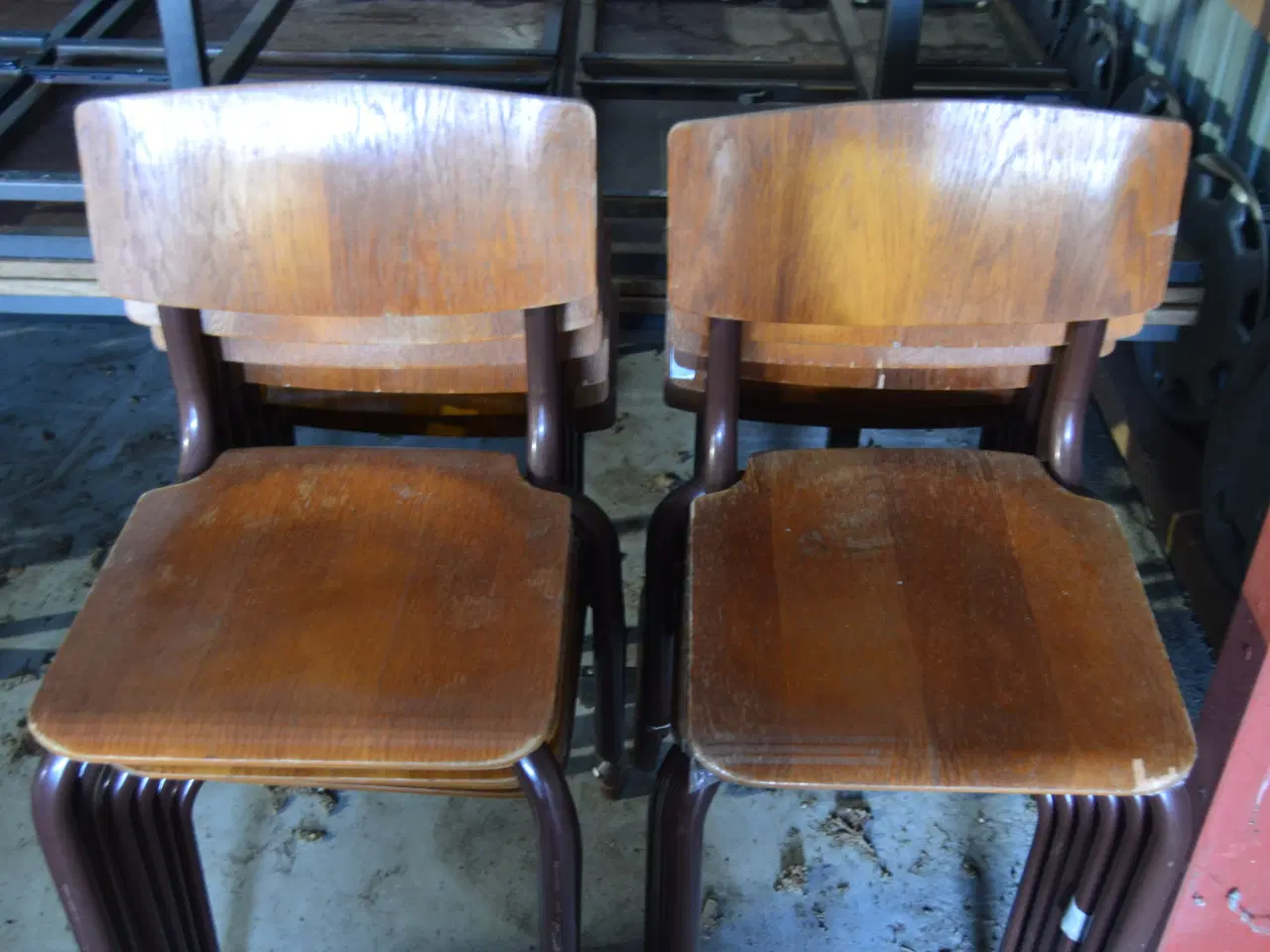 Billede 2 - 12 stk. borde med stole