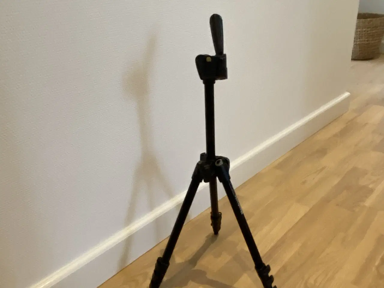 Billede 1 - Kamerastativ sort justerbart i taske med skulderen