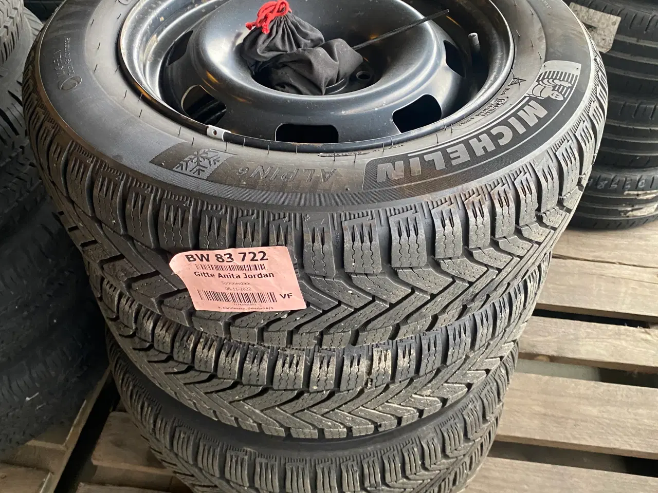 Billede 2 - Stålfælge på Michelin vinterdæk 185/65 R15