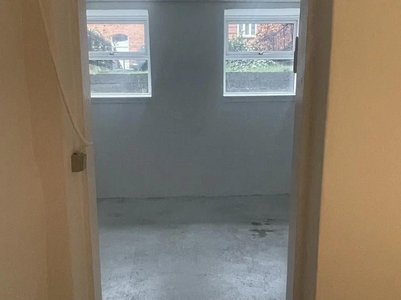 Billede 9 - Kælderlejemål egnet til kontor eller lager inkl. 1 privat parkeringsplads.