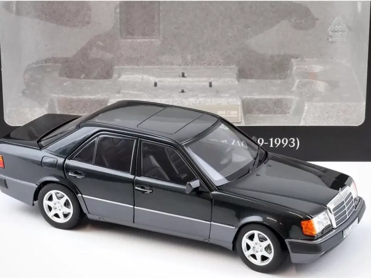 Billede 3 - 1:18 Mercedes E500 W124