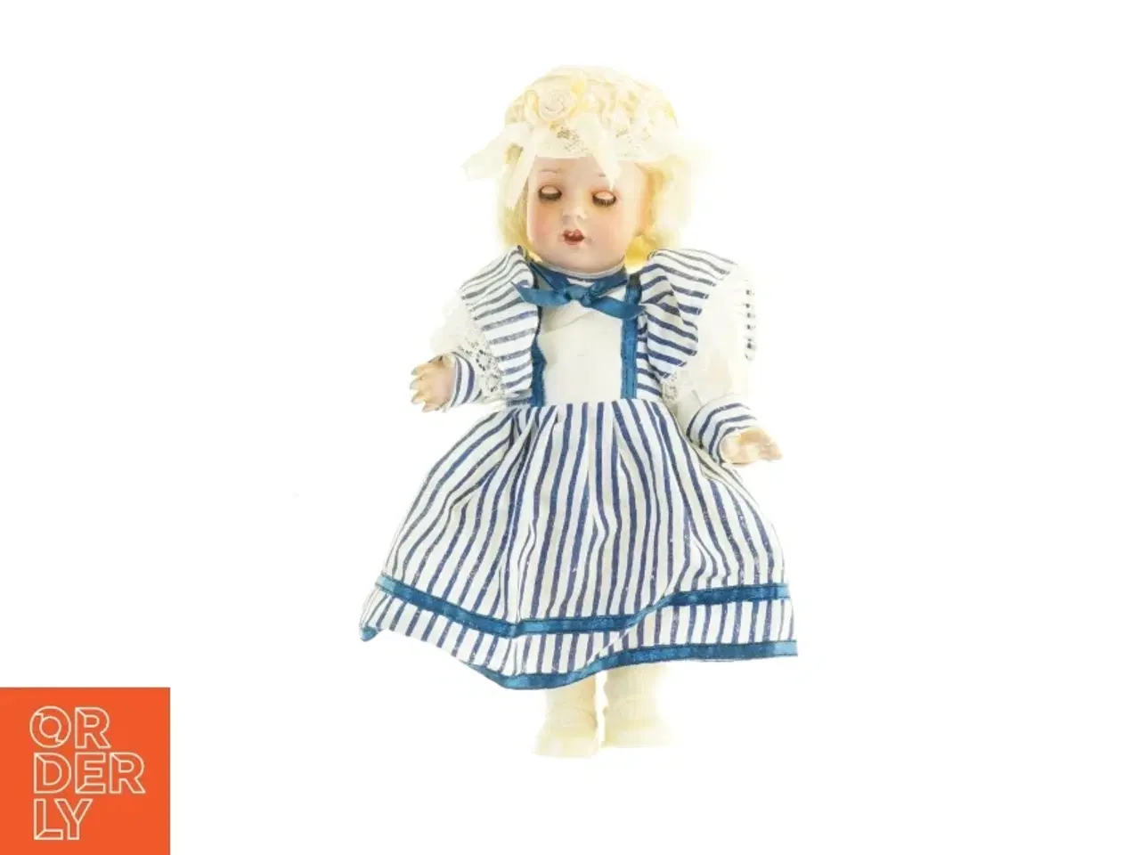 Billede 1 - Porcelænsdukke med blå-hvidt stribet kjole (str. 26 x 12 cm)