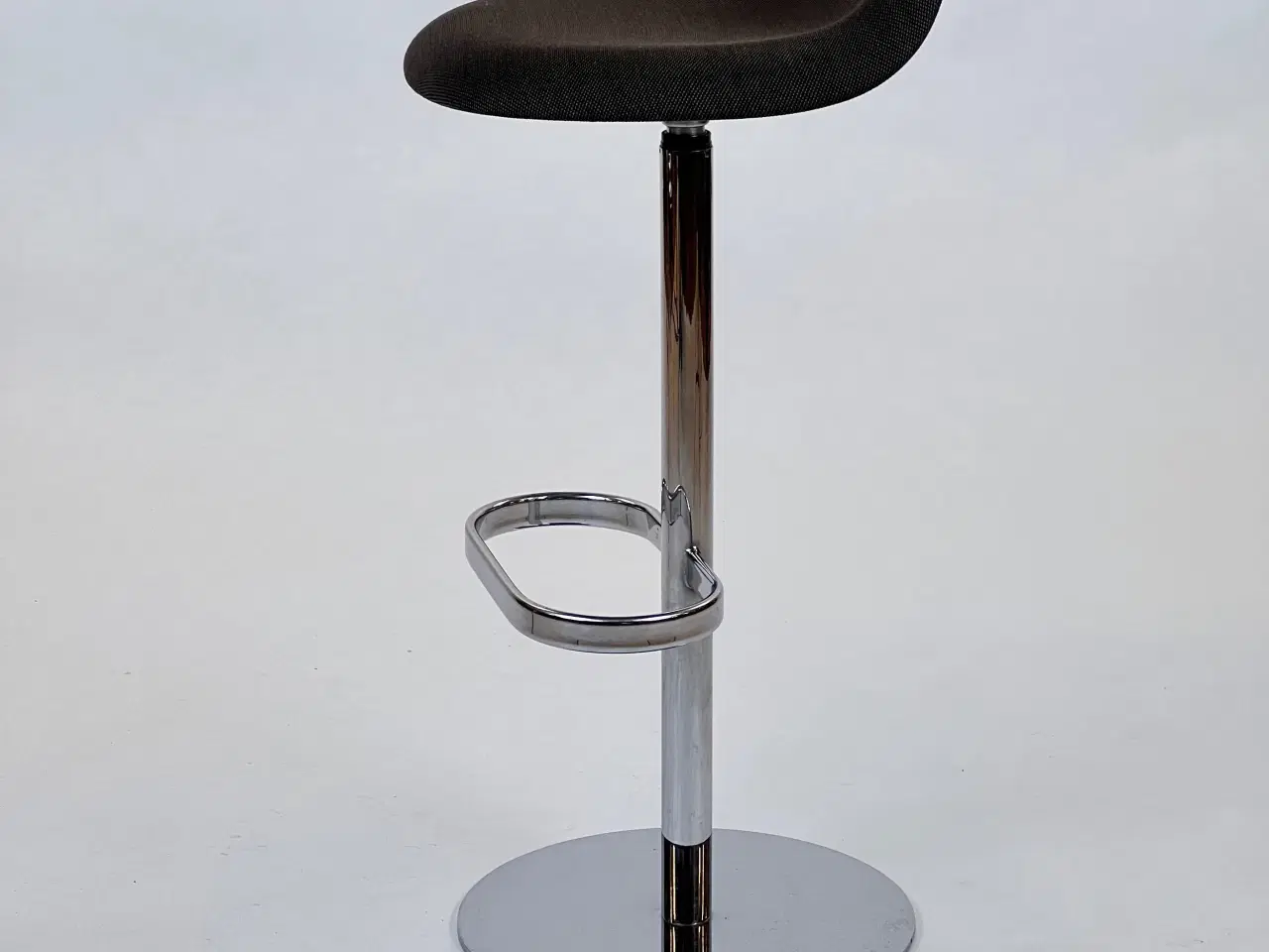 Billede 3 - GUBI | 3D Bar Stool - Swivel Base - Polstret