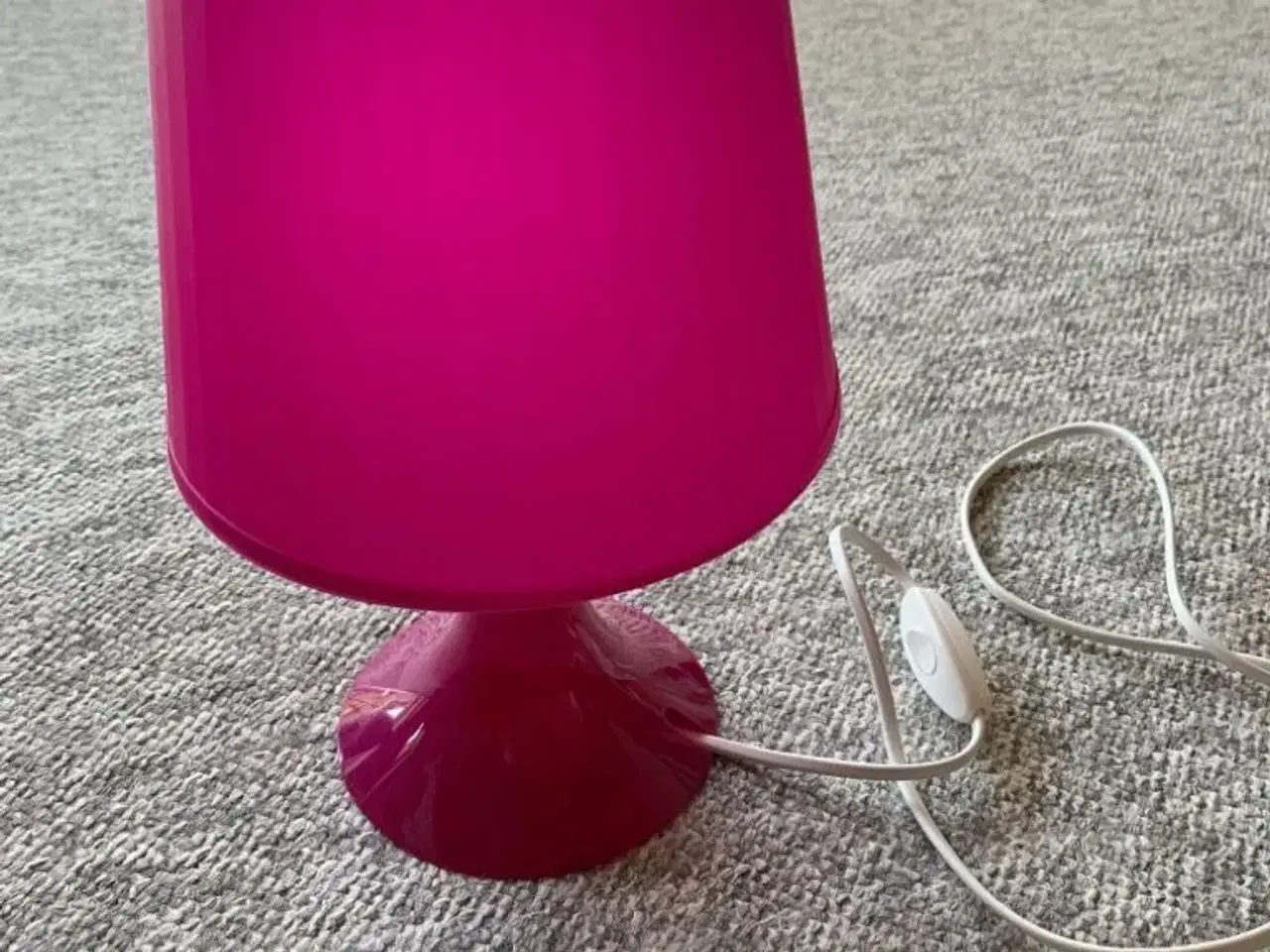 Billede 1 - Lyserød bordlampe