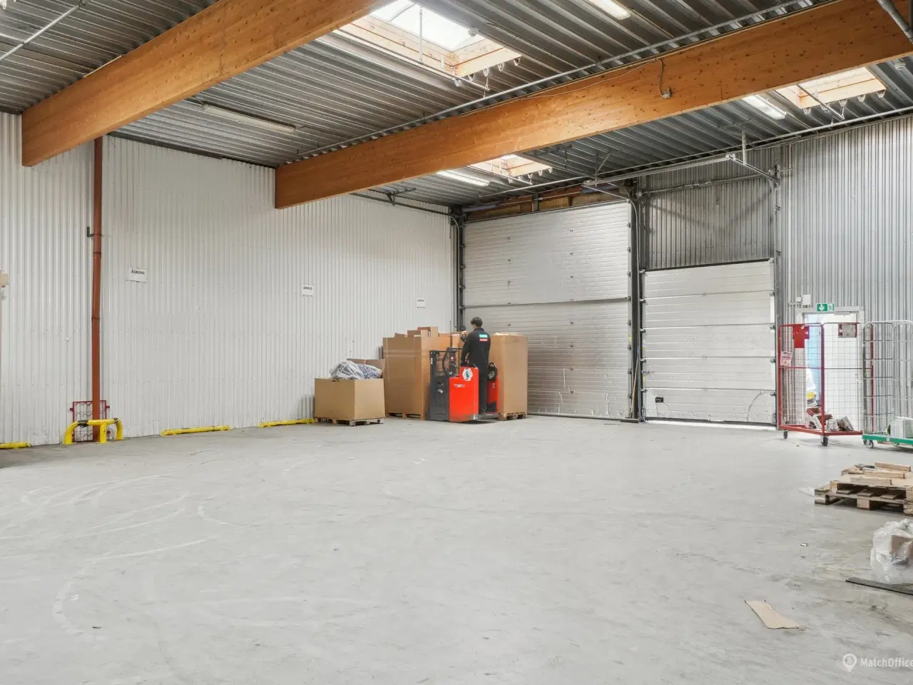 Billede 16 - Højloftet lager med lille kontor og god tilgængelighed