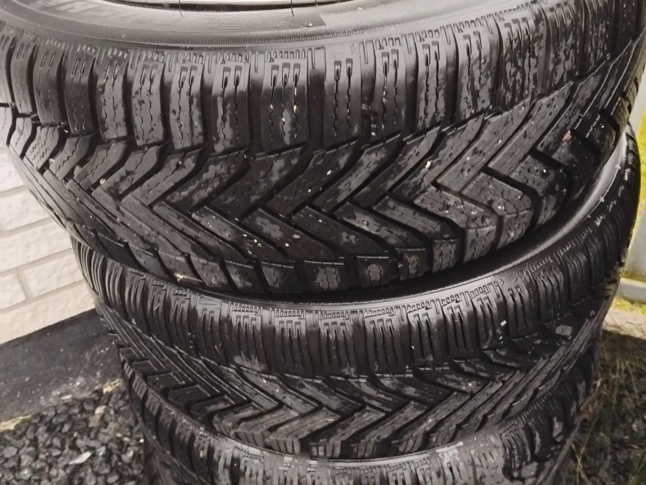 Billede 2 - Michelin 215/55 R16 Næsten nye Dæk