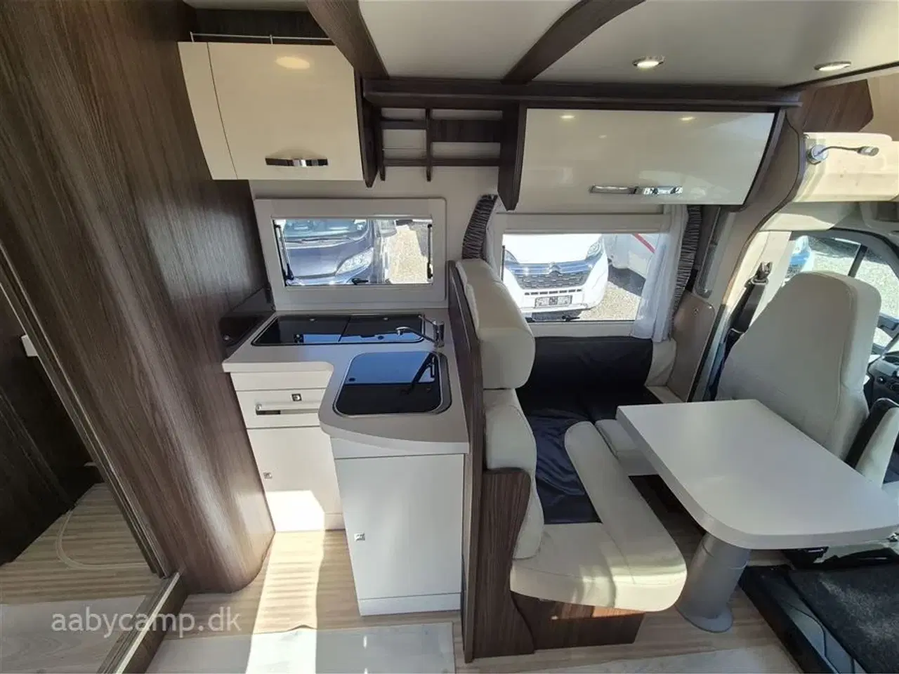 Billede 11 - 2019 - Benimar Tessoro 463   Markise. batteri. solcelle. lædersæder. undervognsbehandlet. Ekstra låse op Bil og Bo-del. fuld service frem til 98,000 km.