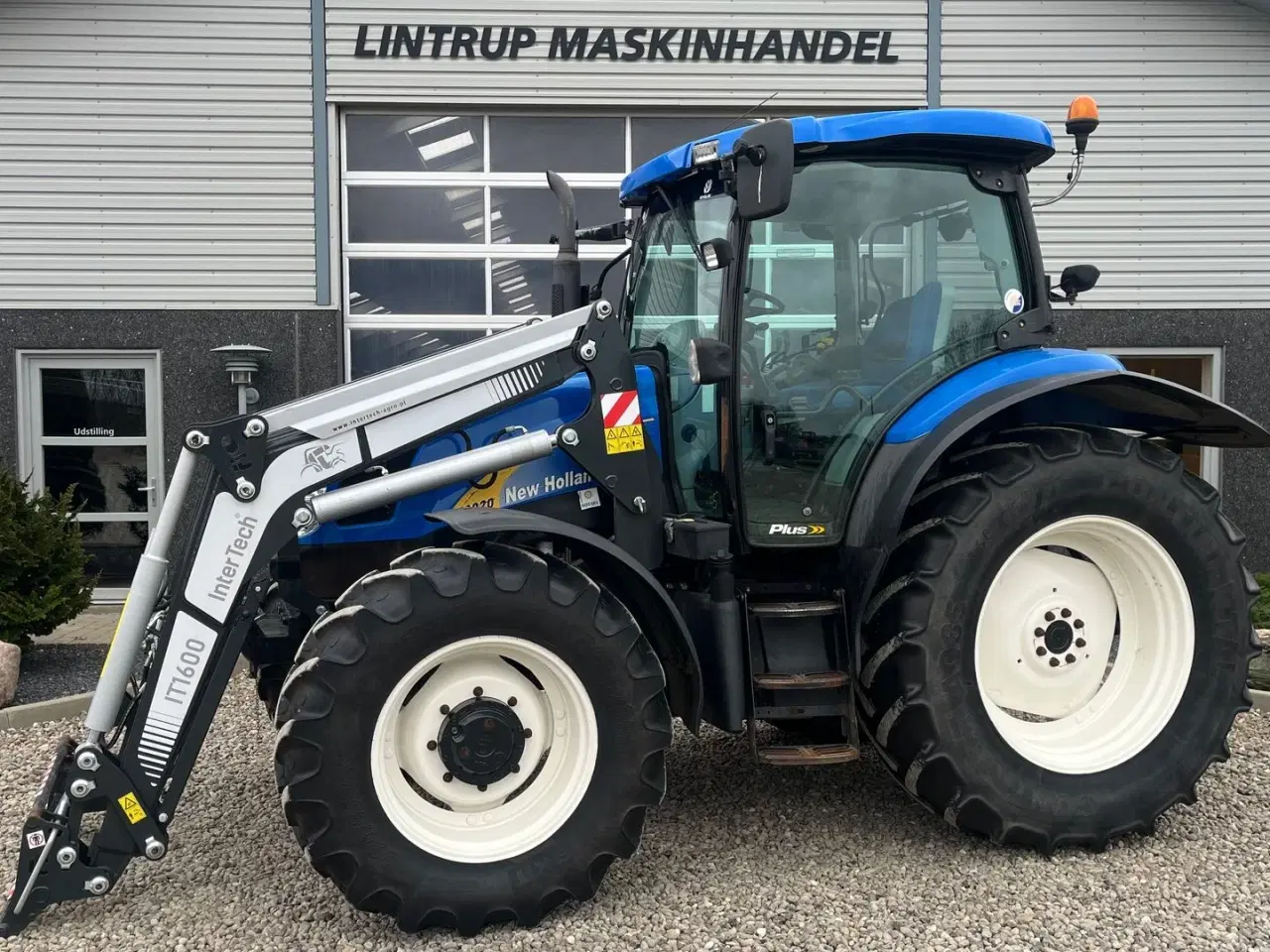 Billede 1 - New Holland T6020 Plus, med frontlæsser