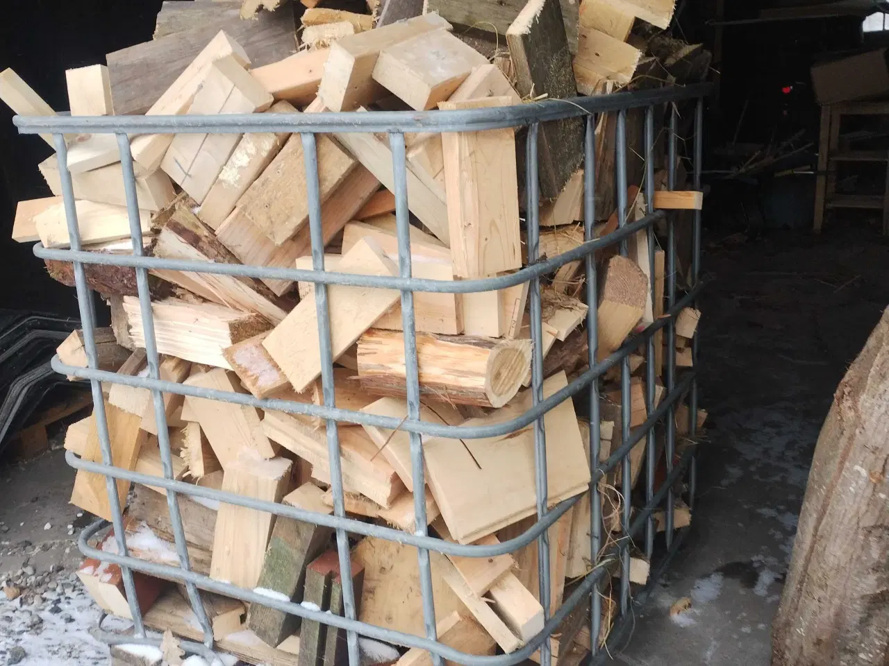 Billede 1 - Fyringsklart brænde