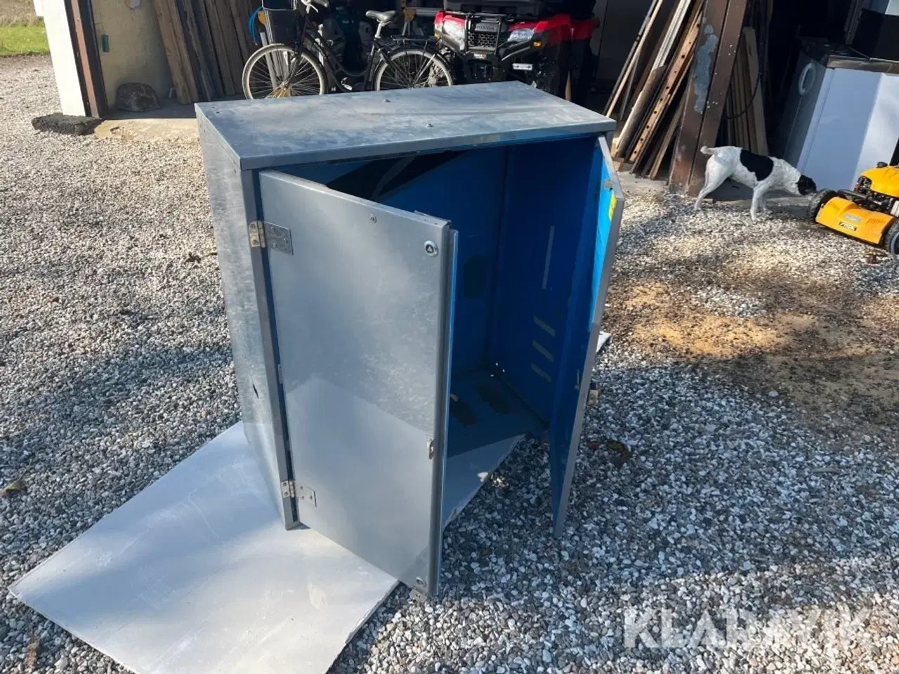 Billede 1 - Installations skab