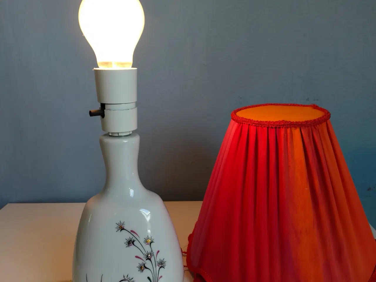 Billede 2 - Merry’s Design lampe – dansk hånddekoreret
