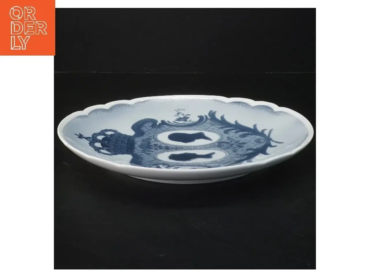 Billede 2 - Dekorativ porcelænstallerken med silhouette design fra Royal Copenhagen (str. Ø 25 cm)