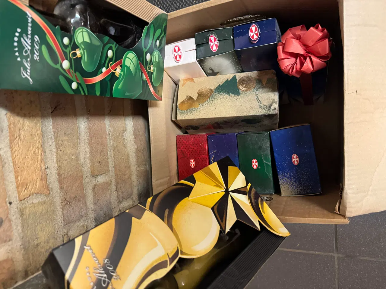 Billede 2 - Aalborg Juleakvavit. 11 stk.