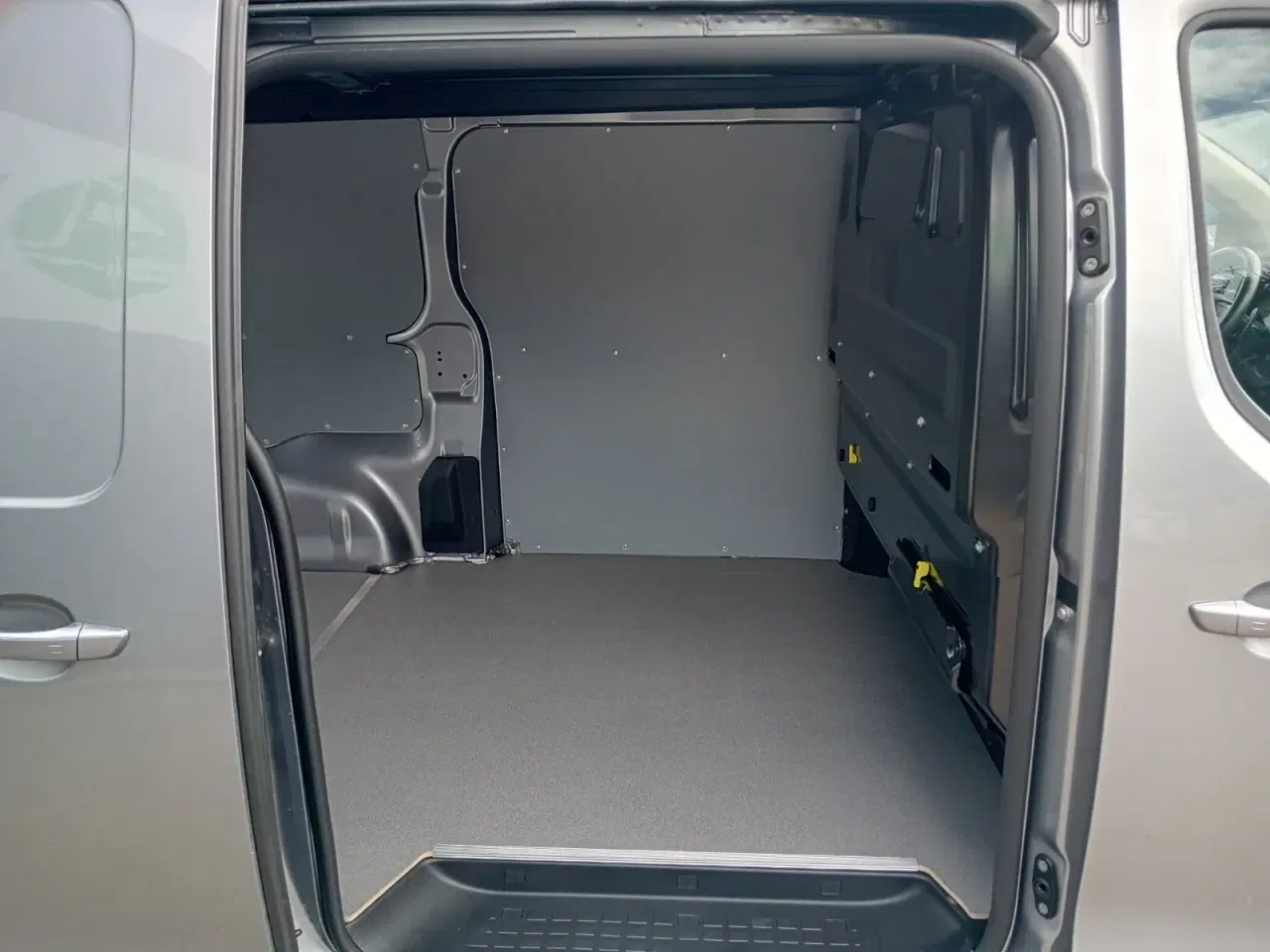 Billede 13 - Peugeot Expert 2,0 BlueHDi 177 L2 Ultimate EAT8 Van