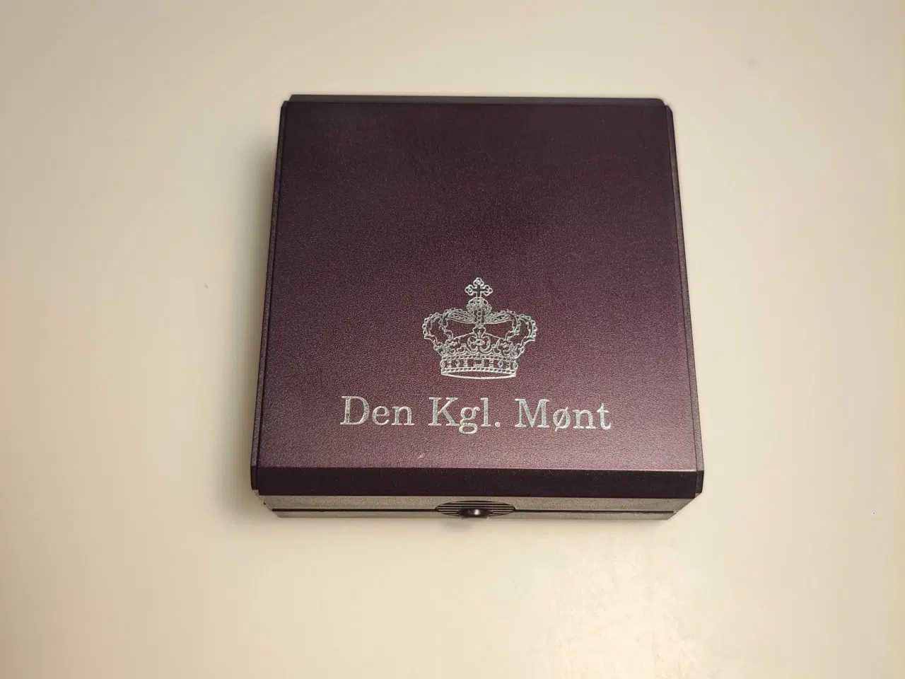 Billede 4 - Den Kgl. Mønt 500 Kroner, Margrethe II 75 års.
