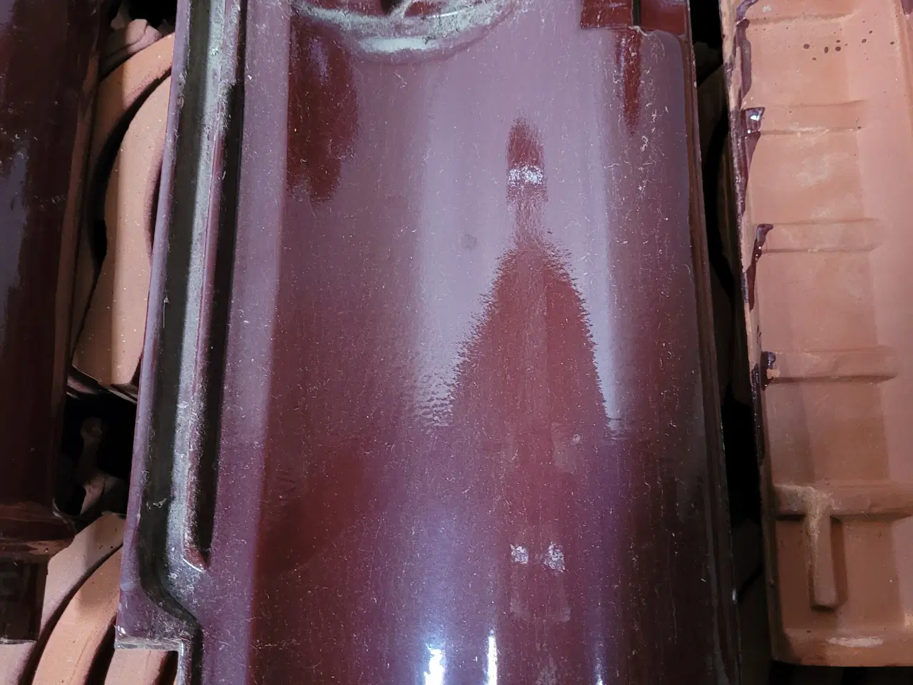 Billede 1 - Laumans brüggen ideal-v tagsten, 250x415 mm, mørk bordeaux