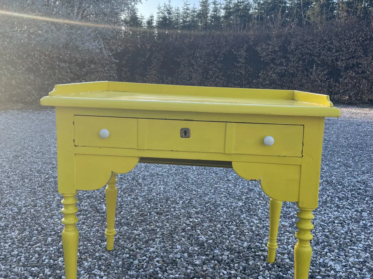 Billede 3 - Gammelt skrivebord, med kant