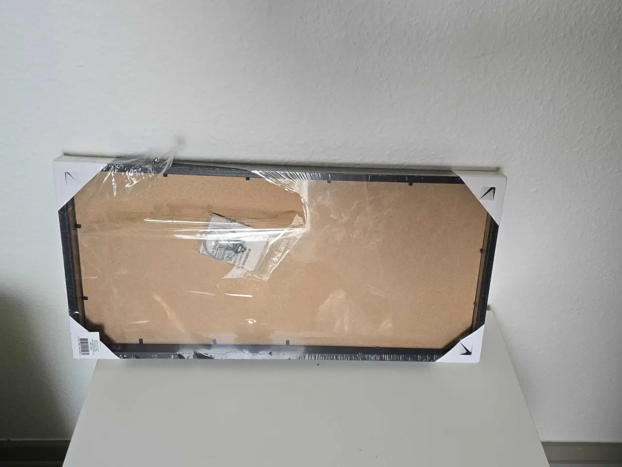 Billede 2 - Træramme, 3Stk runde kasser i forskellige farver 