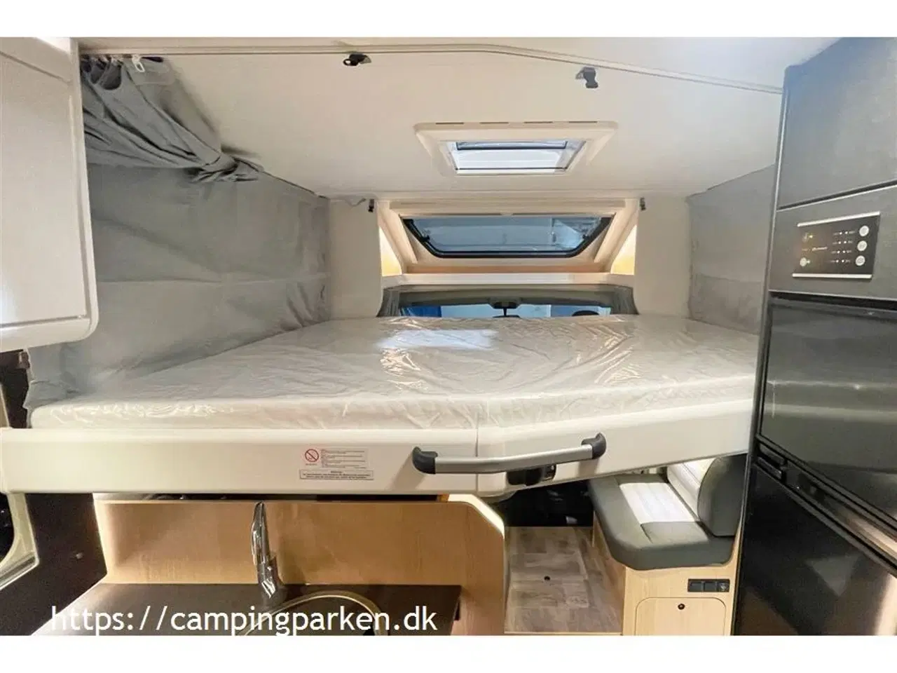 Billede 11 - 2024 - SunLight T 68 Adventure Edition   Udlejes: Ny autocamper med enkeltsenge og hæve/sænkeseng