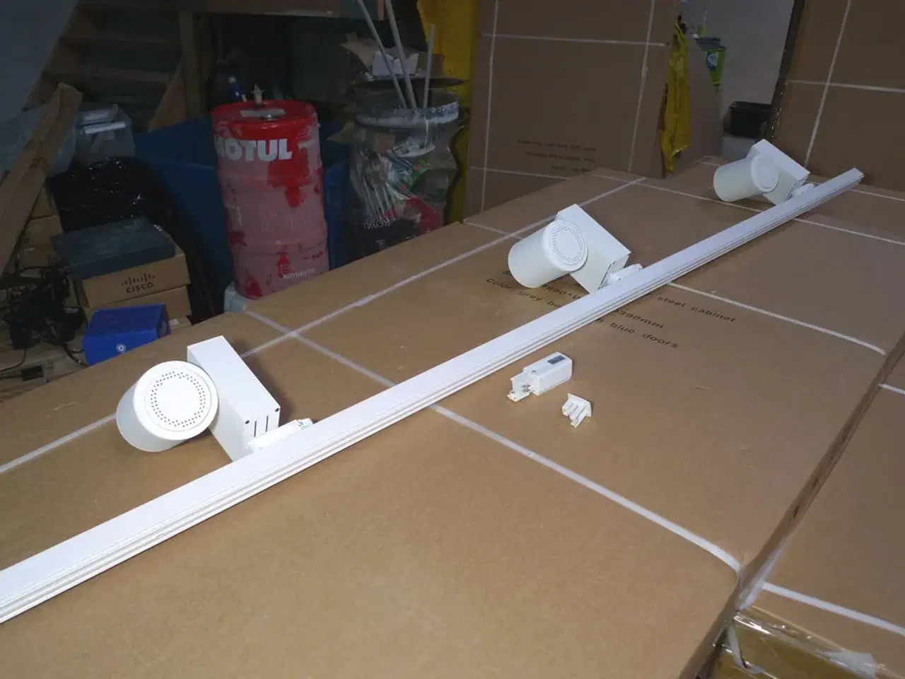 Billede 1 - 230V lysskinne 200cm hvid m/3 stk. lamper + monteringstilbehør