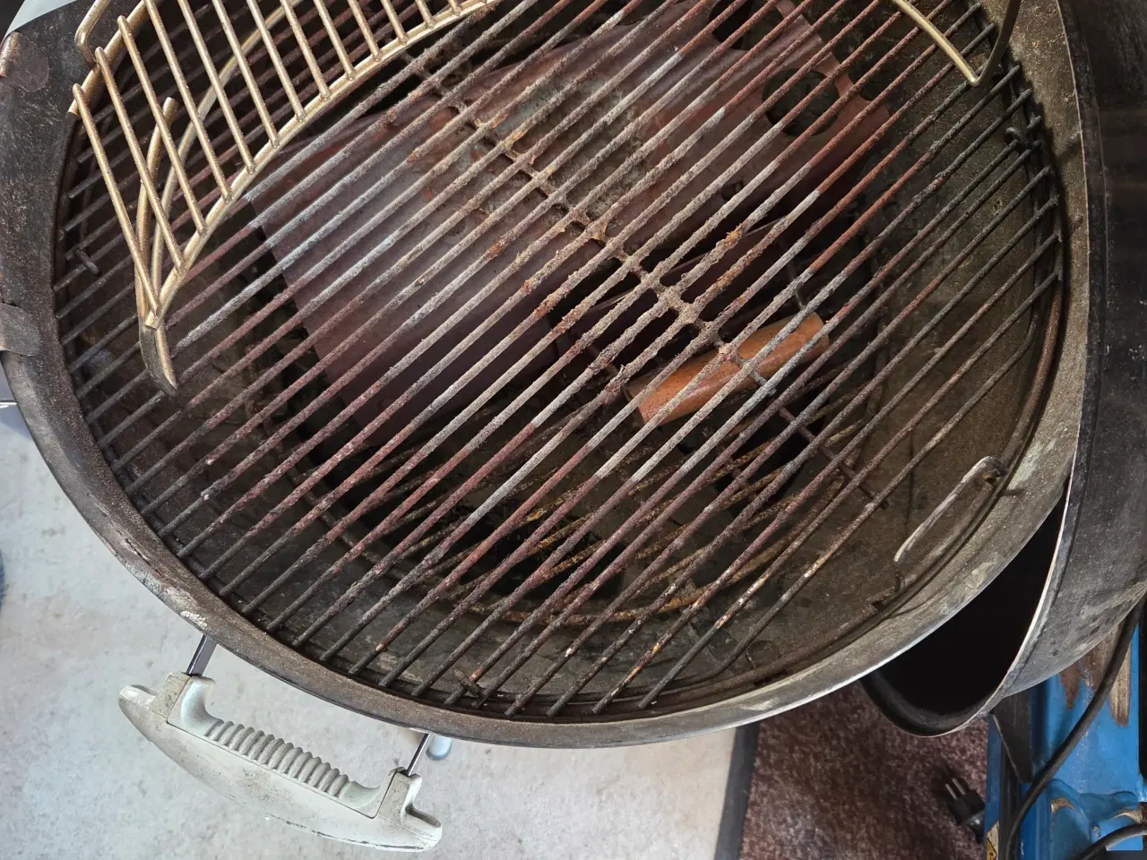 Billede 2 - Kuglegrill med grillstarter