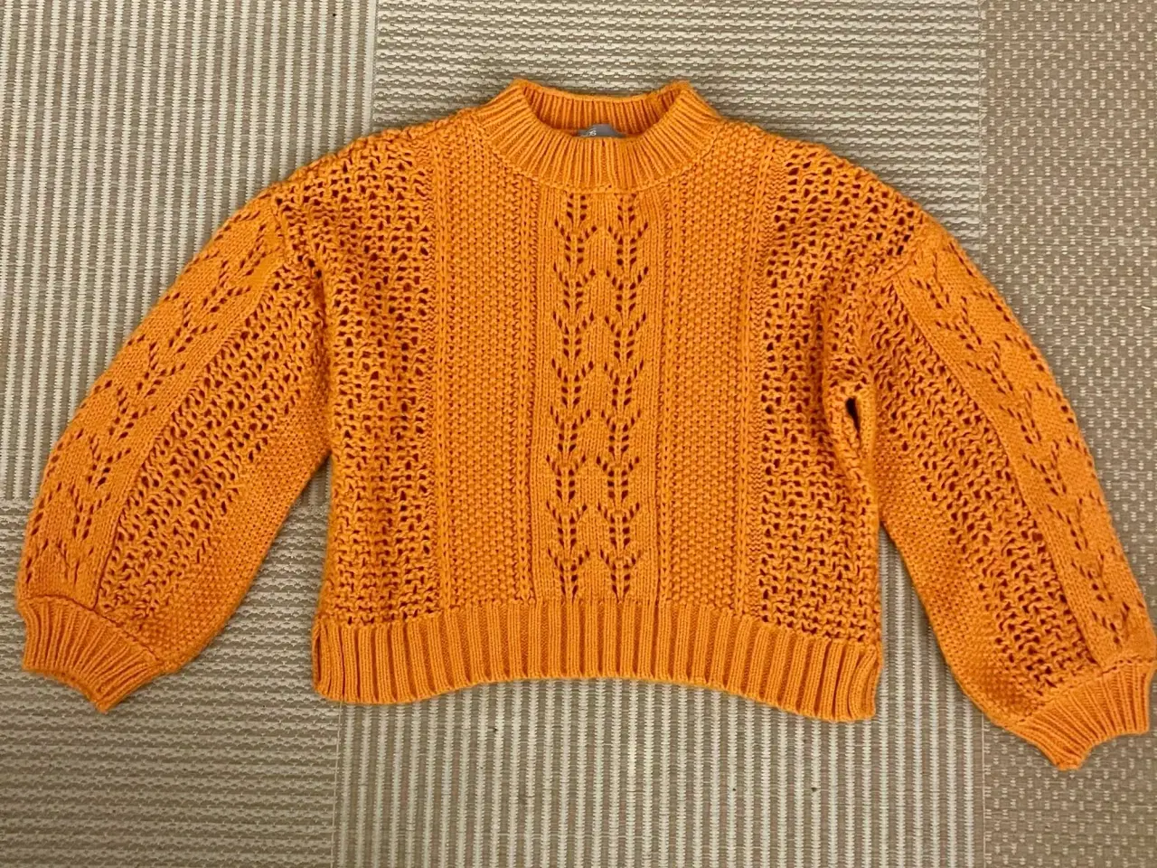 Billede 1 - Asos striktrøje i skøn orange. Str 40