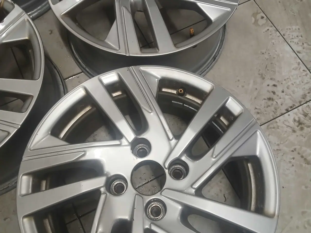 Billede 4 - Alufælge til peugoet 208