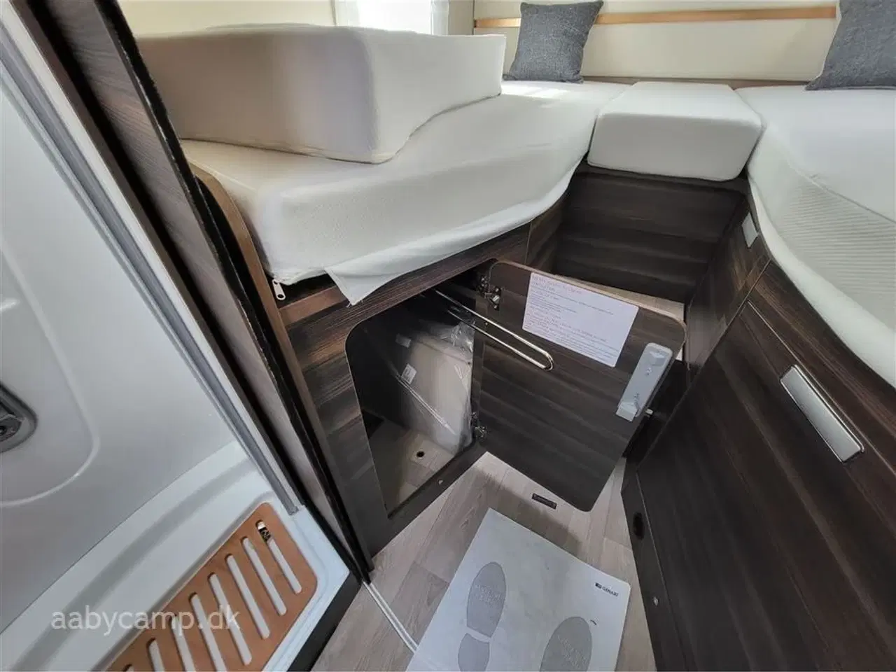 Billede 17 - 0 - Laika Ecovip 4109 DS Automatgear. 160HK.Face to face siddegruppe. lædersæder.