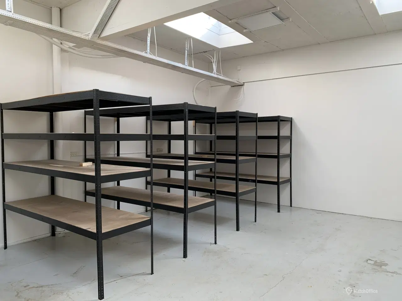 Billede 9 - Lager med elhejst aluport beliggende i populært håndværksområde i Greve