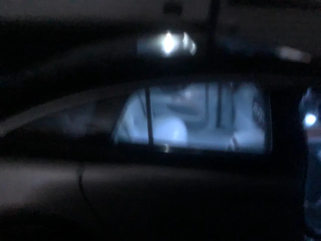 Billede 5 - 1:18 Mercedes EQS med lys