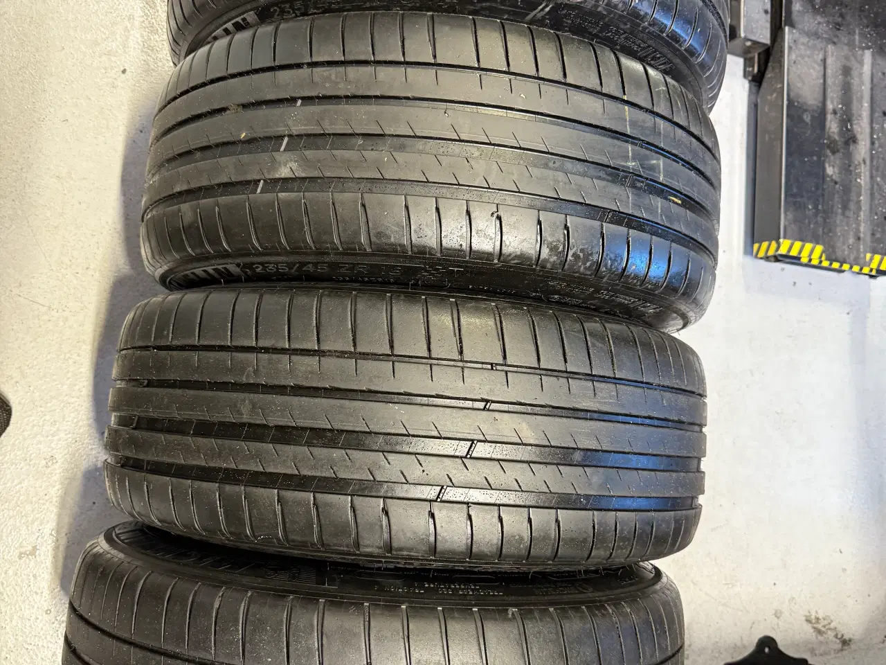 Billede 3 - Originale 18” Tesla Gemini fælge med sommerdæk
