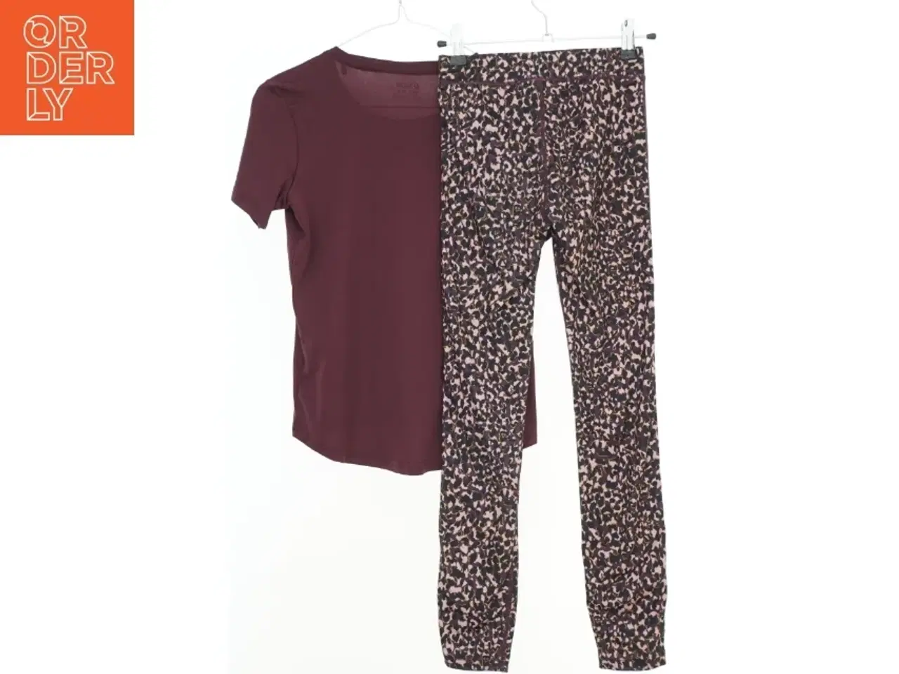 Billede 2 - Sæt med t-shirt og leggings fra ZigZag (str. 152)