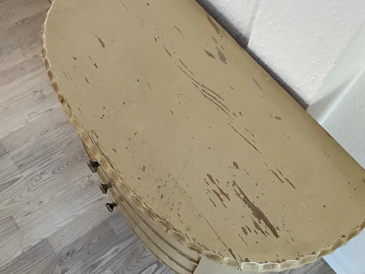 Billede 4 - Lille sød kommode 