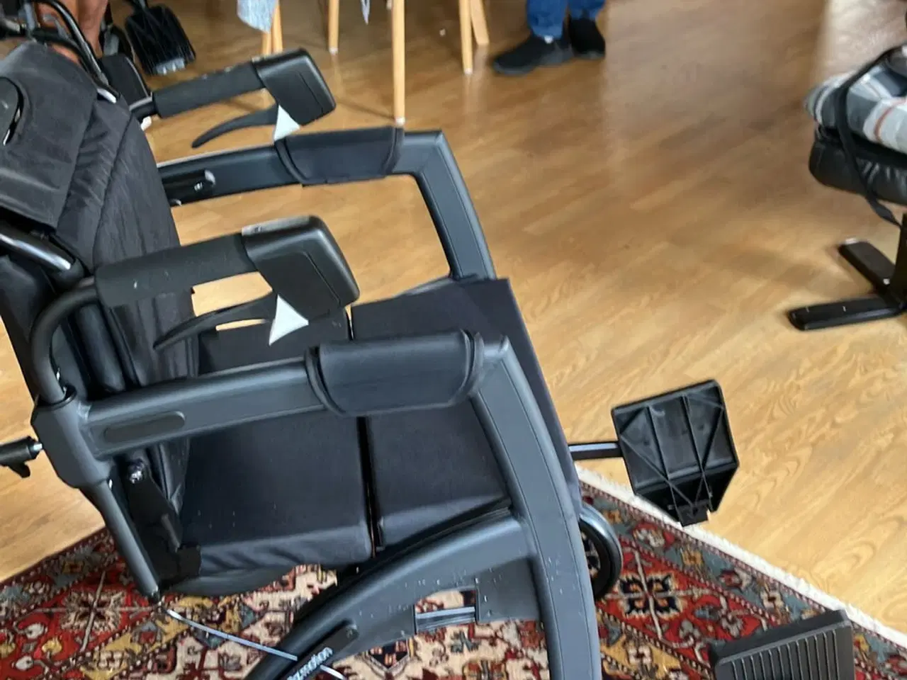 Billede 4 - 2 i 1 kørestol 