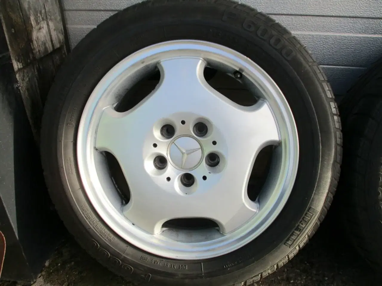 Billede 2 - 16" Mercedes 5X112 ET41 215/55/16 sommerdæk