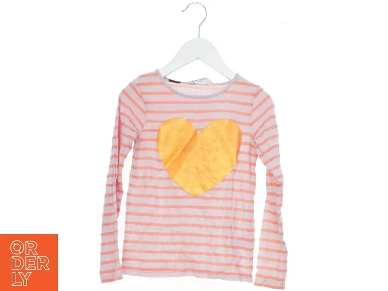 Billede 1 - Stribet langærmet bluse med hjerte fra H&M (str. 122)