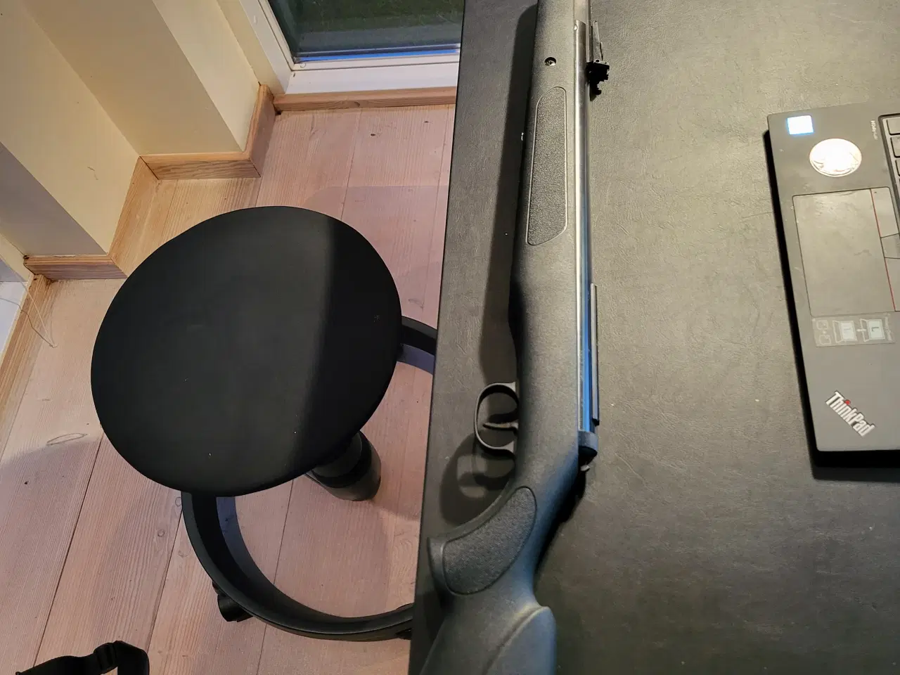 Billede 6 - Luftgeværer med foderal. Begge i kaliber 4,5 mm 
