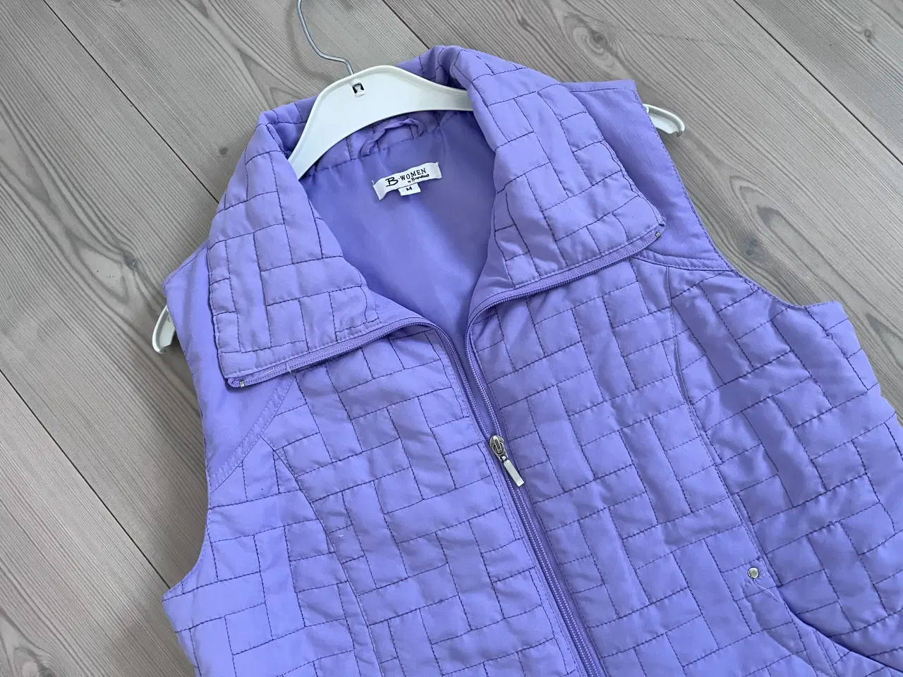 Billede 5 - Vest, Brandtex, Str M lys lilla